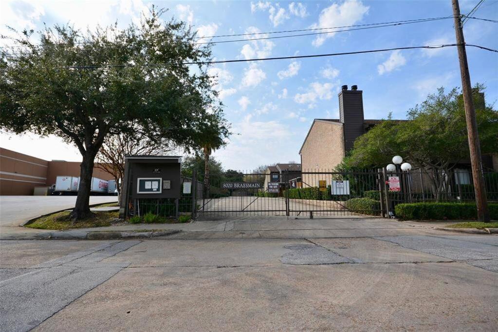 Nrg Apartment Houston Exterior foto